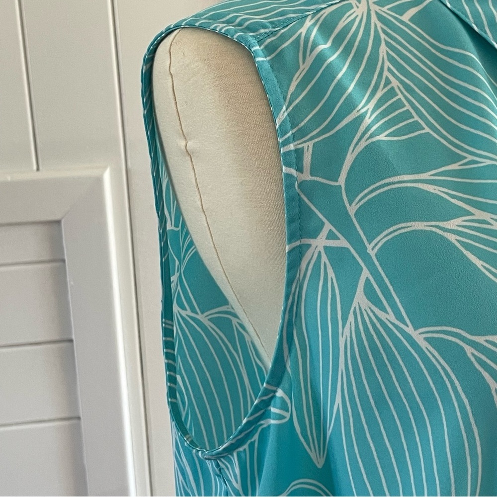 $15 SALE Aqua Leaf Print Button-Down Shirt Liz Claiborne Sleeveless Top Beach - Picture 5 of 7